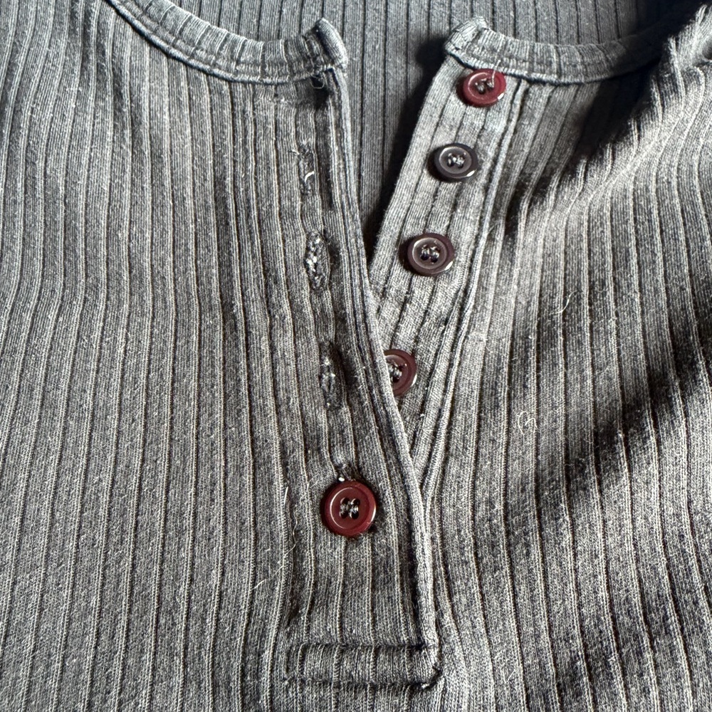 Erika & Co Ribbed Henley Tee - Picture 3 of 4